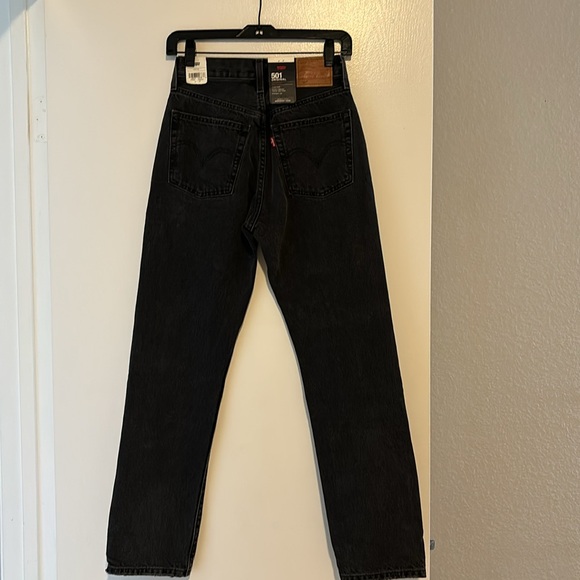 Levi’s 501 Jeans - Picture 4 of 9
